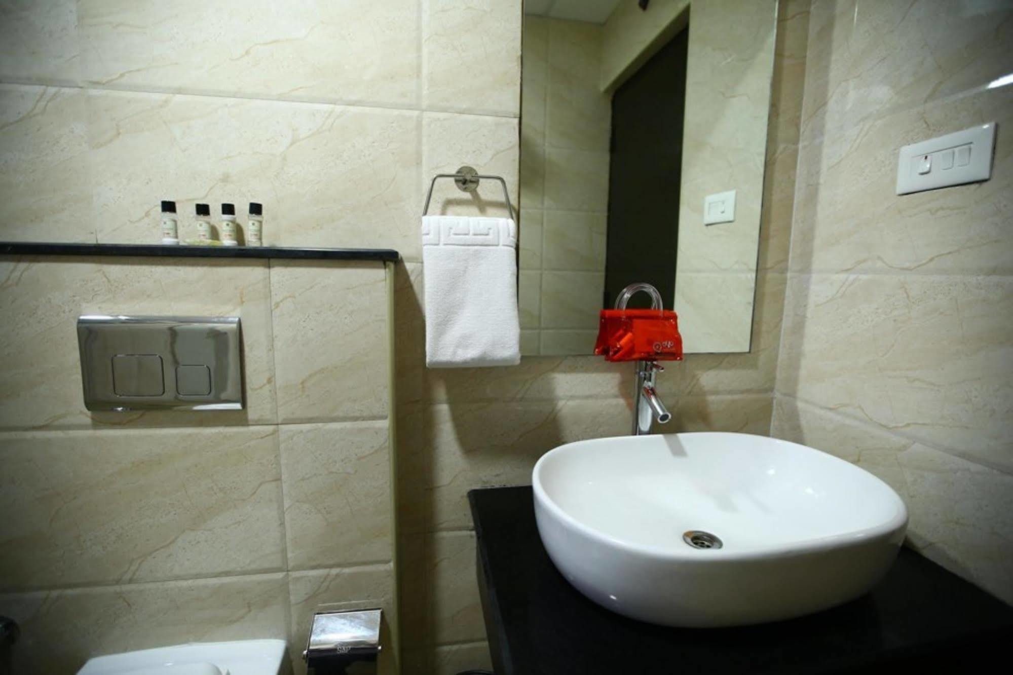 Fabhotel Alreef Residency Chennai Eksteriør billede